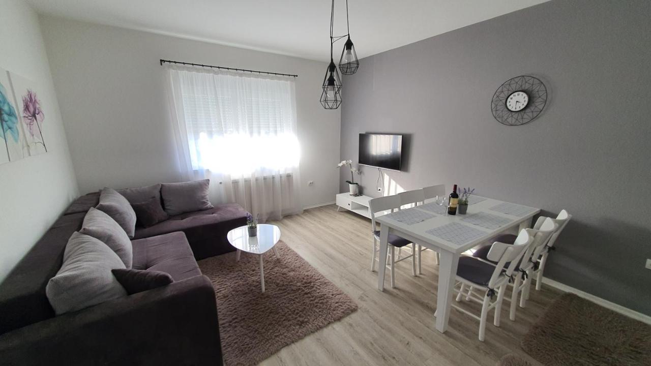 Apartments Spring Cacak Luaran gambar